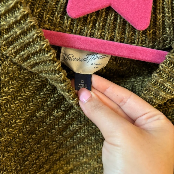 Universal thread green knit sweater - Picture 3 of 4